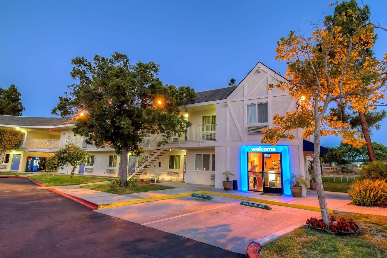 Motel 6-San Diego, CA - North Exterior foto