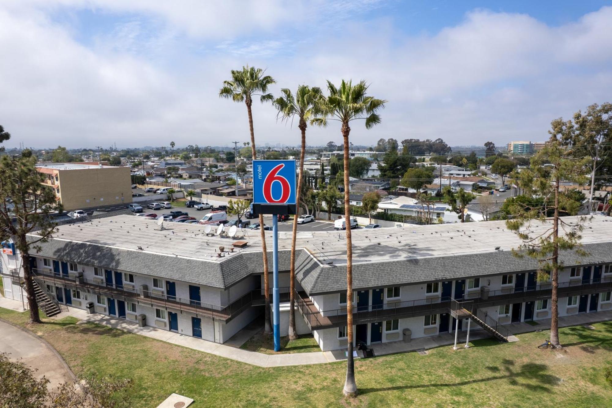 Motel 6-San Diego, CA - North Exterior foto