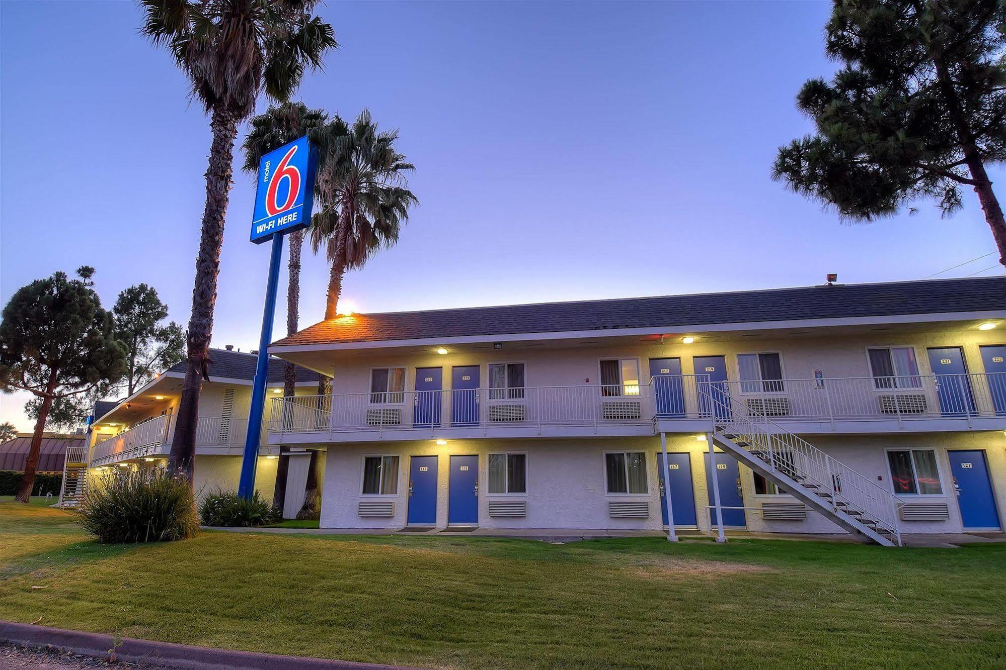 Motel 6-San Diego, CA - North Exterior foto